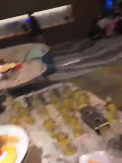 【重磅流出北京女企业家抓奸门事件】贵妇女老婆出轨社会姐男友，被群P羞辱