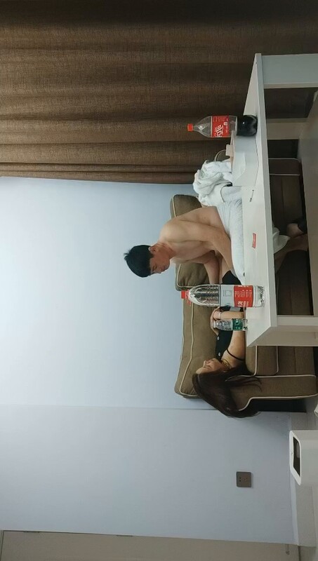 爱情丶故事网恋三天奔现未婚骚女吃饱和足再操逼大屁股抱起来猛操转战床上尽情输出舒服了