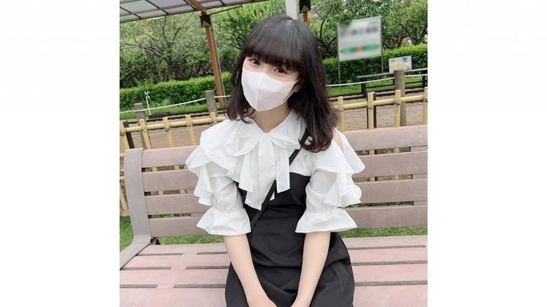 FC2PPV-4502602-初撮影・顔出し！押しに弱すぎるおさな顔で好奇心旺盛なスポーツ女◯を竹林に連れ